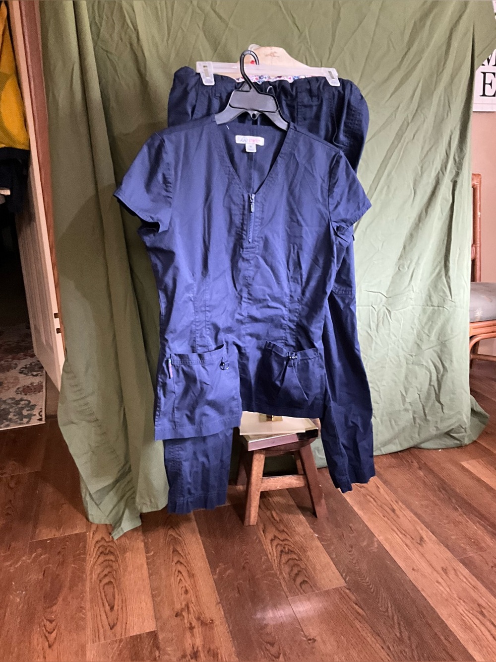 Navy blue size medium Koi scrub set